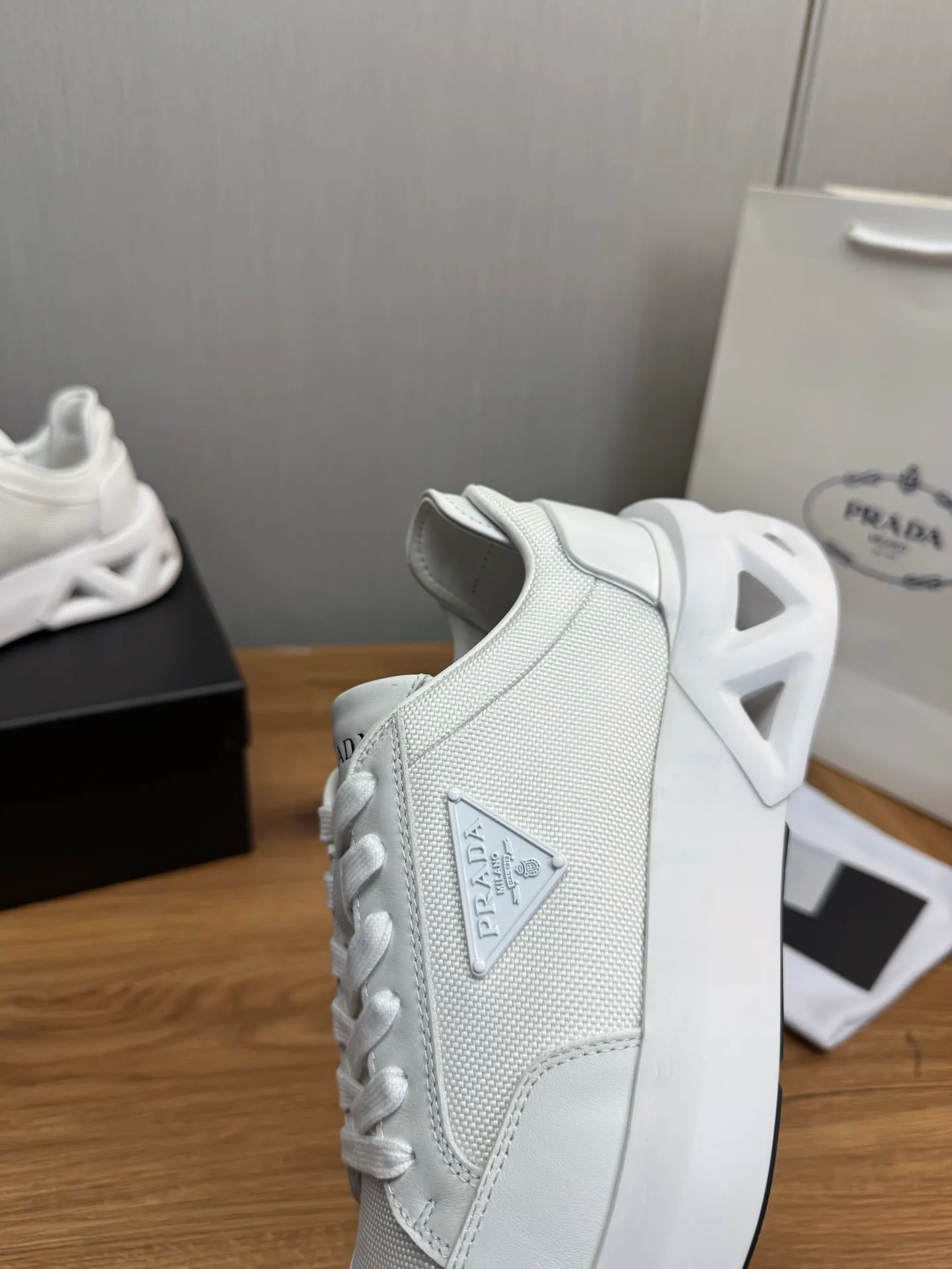 Men's shoes 💰760💰 [PRADA] New models synchronized with the official website, high-quality shipments ✔️Best sellers🔥 Original cowhide + cowhide lining, 1🆚1 replica, original original sole, 38-45 (men's 38.45 custom-made, non-refundable)
